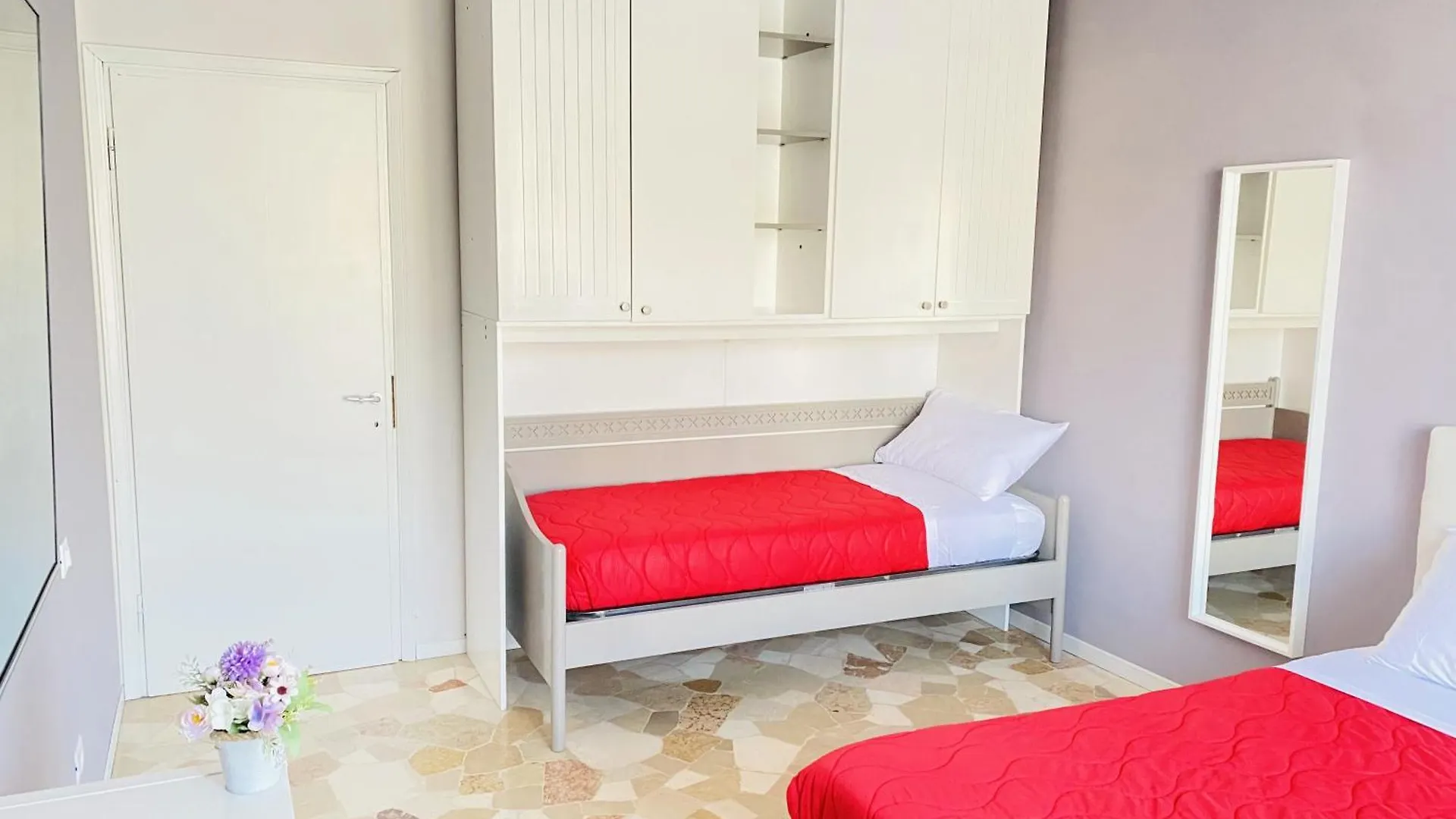 Milano Relax Room Brugherio 0*,  Italy